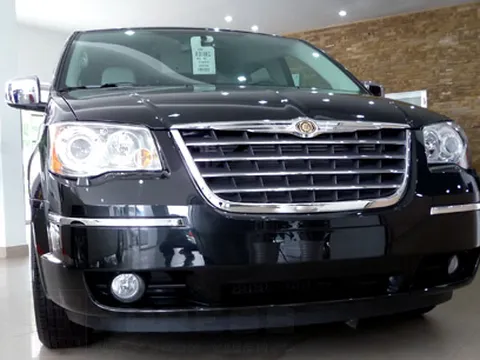 'Đập hộp' Chrysler Grand Voyager 2011 tại VN