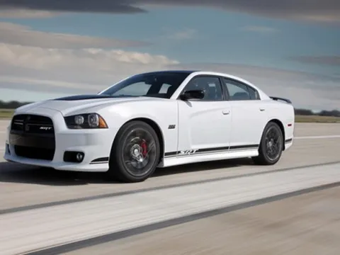 Dodge Charger SRT8: nâng tầm sức mạnh