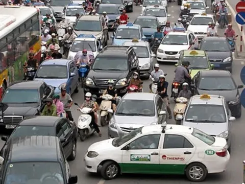 Ô Tô, xe máy bắt đầu nộp "thuế đường"