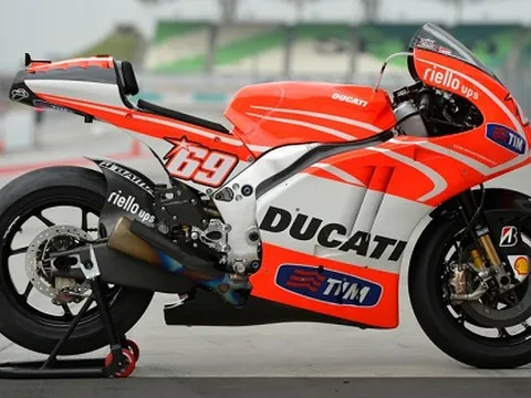 Xe đua MotoGP của Ducati về đến Việt Nam