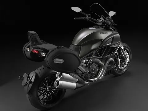 Ducati ra mắt loạt sản phẩm mới 2013