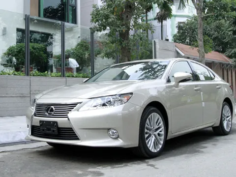 Lexus ES350 2013 về Việt Nam, giá 2,7 tỷ đồng