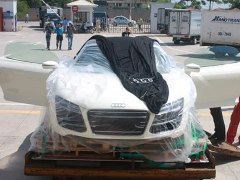 "Bóc tem" Audi R8 V10 2014 mới về Hà Nội