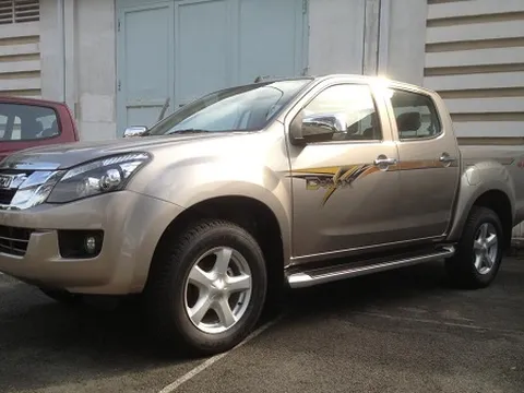 Isuzu D-Max mới đã về Việt Nam