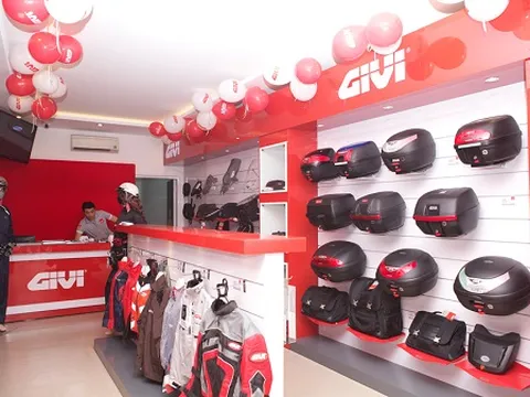 Phụ kiện xe máy GIVI đến Việt Nam