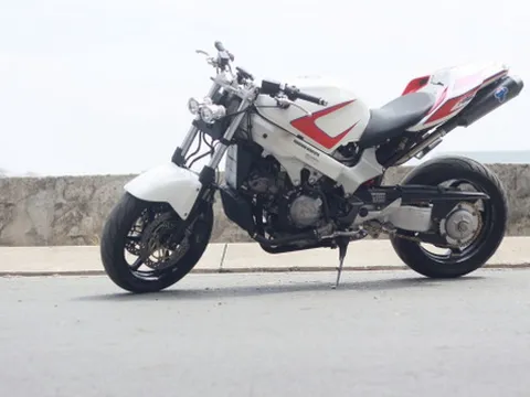 Honda VFR 800 độ "Stunt" tại Việt Nam