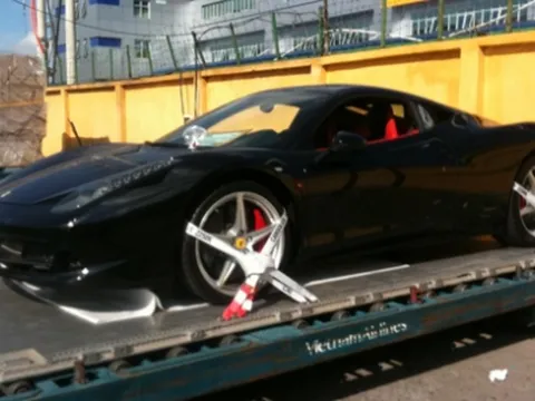 Siêu xe Ferrari 458 Italia đầu tiên về Việt Nam