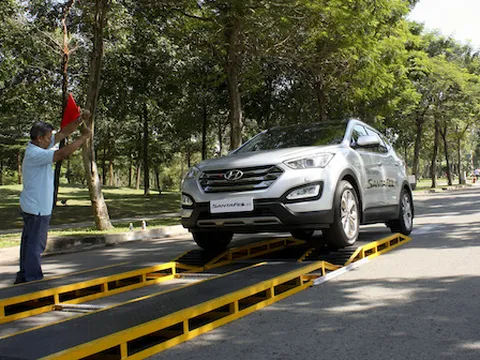 Lái thử Hyundai SantaFe 2015 tại TPHCM