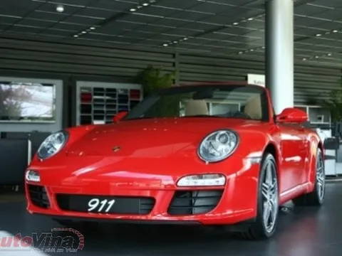 Porsche 911 Carrera Cabriolet được trưng bày tại Hà Nội