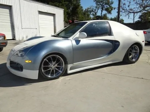 Bugatti Veyron " nhái " xấu tệ hại