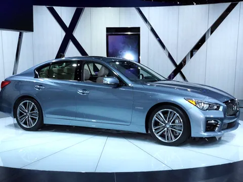 Infiniti Q50: nỗ lực cạnh tranh BMW 3-Series