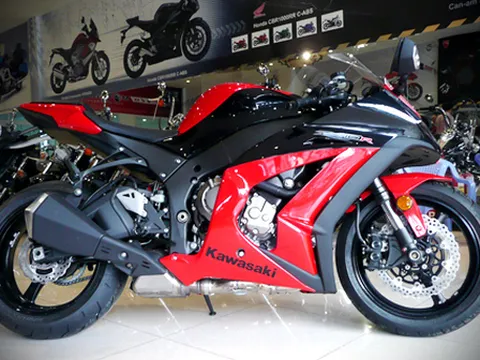 Kawasaki Ninja ZX-10R 2012 có mặt ở TPHCM