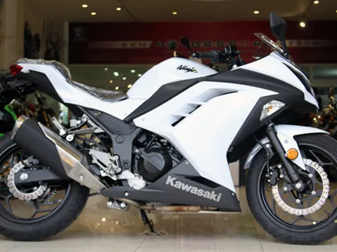 Kawasaki Ninja 300 2013 đầu tiên về Việt Nam