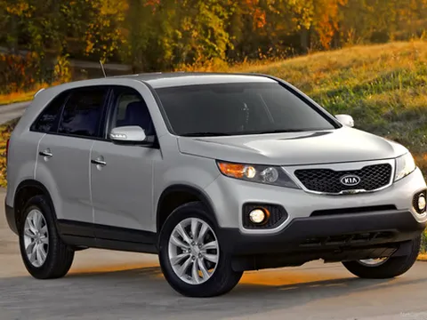 Tháng 8: Mua Kia Sorento, tiết kiệm 100 triệu