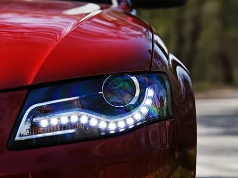 Đèn halogen, xenon hay LED?