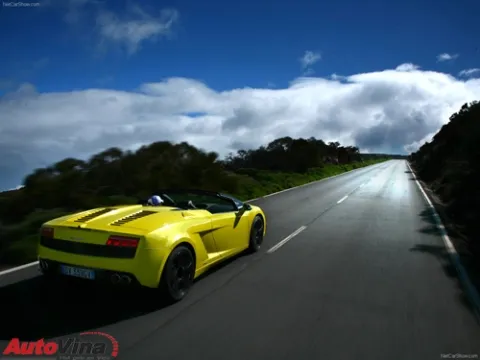 Cầm lái Gallardo LP560-4 Spyder tại xứ sở bò tót