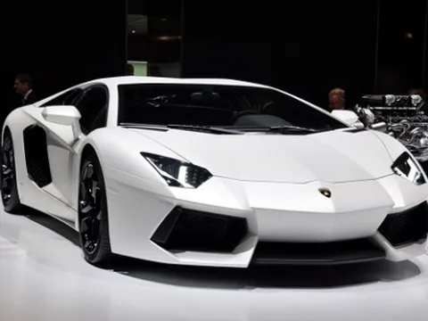 Lamborghini "dụ" khách hàng như thế nào ?