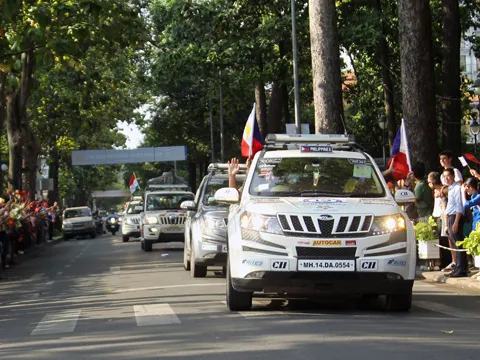 Đoàn xe diễu hành của Ấn Độ đến Việt Nam