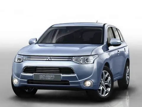 Mitsubishi Outlander PHEV: ăn xăng như xe máy