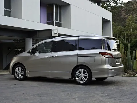 Nissan Quest - đối thủ của Toyota Sienna
