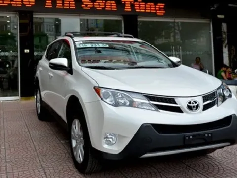 Toyota RAV4 thế hệ mới đầu tiên về Hà Nội