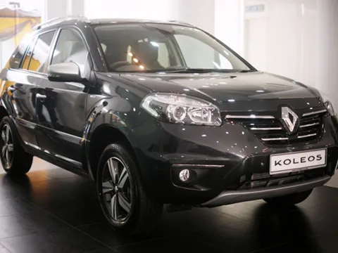 Mua xe Renault, được du lịch Nhật Bản
