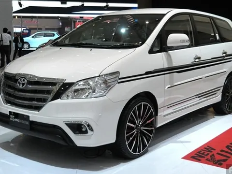 Cận cảnh thực tế Toyota Innova 2014