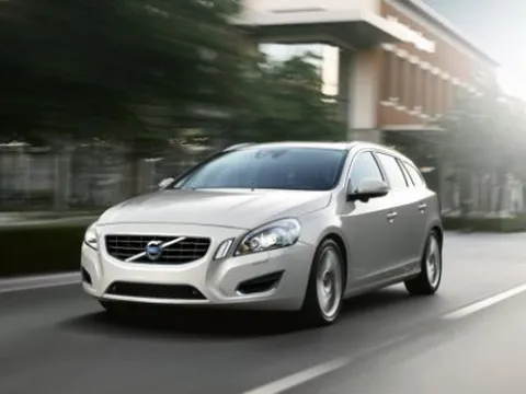  Peter Horbury: “Volvo V60, thể thao và mới lạ”