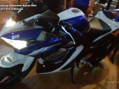 Lộ diện Yamaha R25 bản "xanh GP"