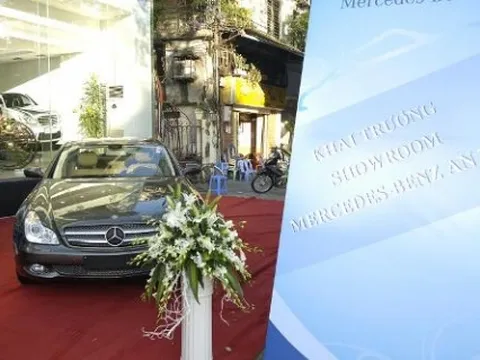   Mercedes: Khai trương phòng trưng bày hiện đại ở Hà Nội