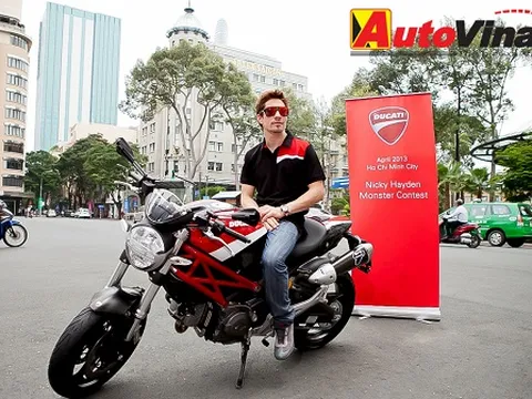 Nicky Hayden "dạo phố" Sài Gòn cùng Ducati