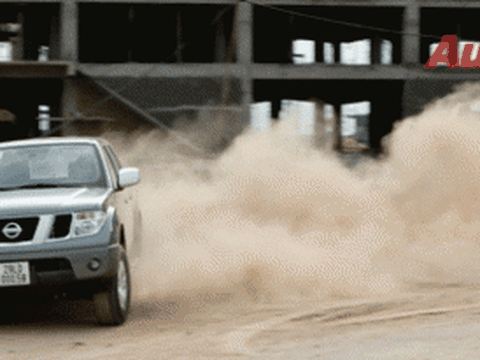 Nissan Navara D40: Đưa Hổ về rừng