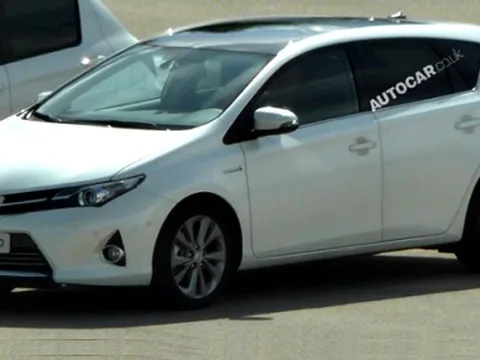 Hyundai i30 sắp có đối thủ từ Toyota