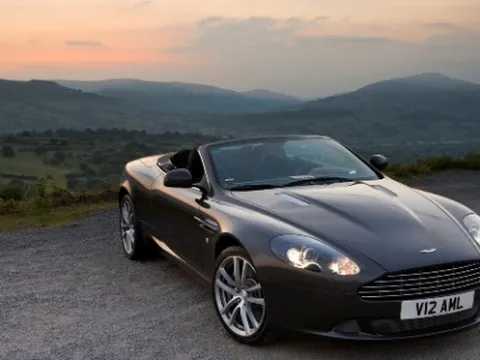 Aston Martin chuẩn bị ra mắt DB9 2011
