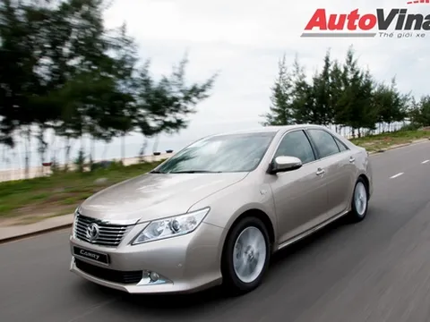 Toyota Camry 2.0E: xe sang giá hợp lý