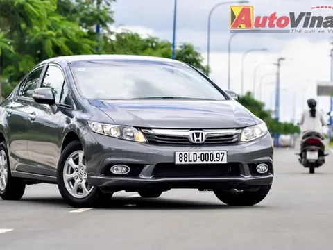 Cận cảnh Honda Civic bản 1.8 AT tại Việt Nam