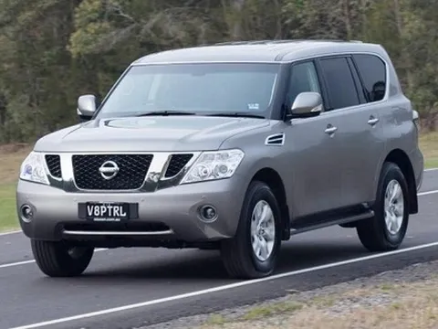 Nissan Patrol 2013: xe 7 chỗ "to bự"