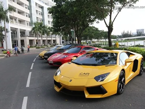 Aventador vàng "tái xuất" tại Sài Gòn