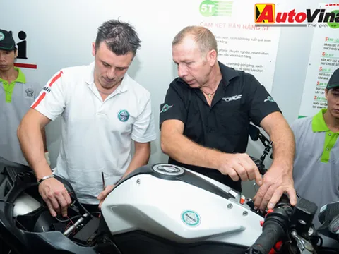 Chuyên gia Ý chăm sóc xe Benelli tại Việt Nam