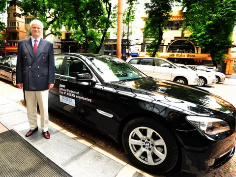 Hoàng tử Alfred thăm VN trên BMW 7-Series