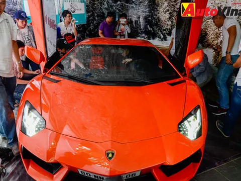 Cafe Dragon Eyes: nơi trưng bày Aventador