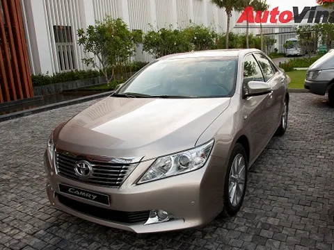 Cận cảnh Toyota Camry 2.5G tại Việt Nam