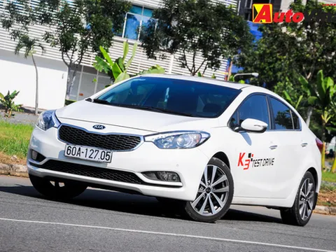 Cận cảnh Kia K3 2.0 sedan tại TP.HCM