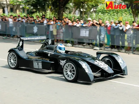Siêu xe Caparo T1 "đại náo" Sài Gòn