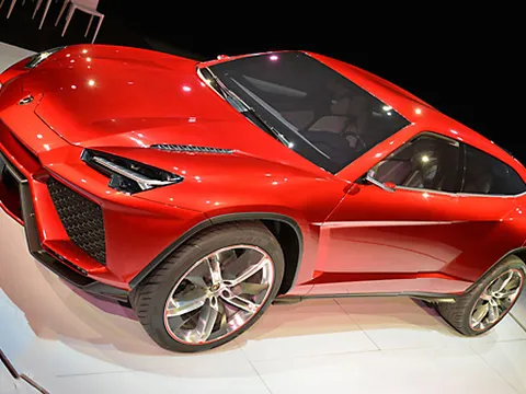 SUV Lamborghini Urus chính thức ra mắt