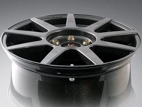 Mâm xe sợi carbon siêu nhẹ đầu tiên thế giới