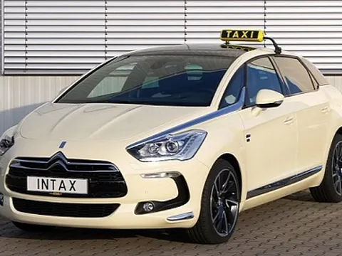 Thú vị Taxi Citroen DS5 của người Pháp