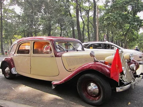 "Ngắm" Citroen "cổ" giữa lòng Sài Gòn