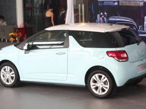 Việt Nam: Xe Citroen có giá 1,005 tỷ đồng