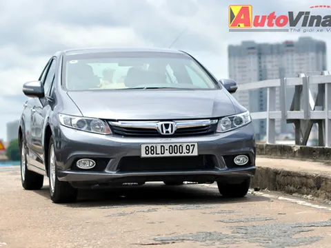 Vì sao Civic 2012 dù bị "chê" vẫn bán chạy?
